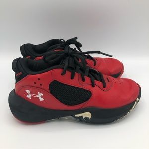 Under Armour boys shoes. Size 1.5